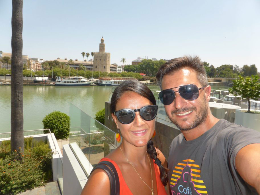 La Torre del Oro vista dal quartiere di Triana di Siviglia