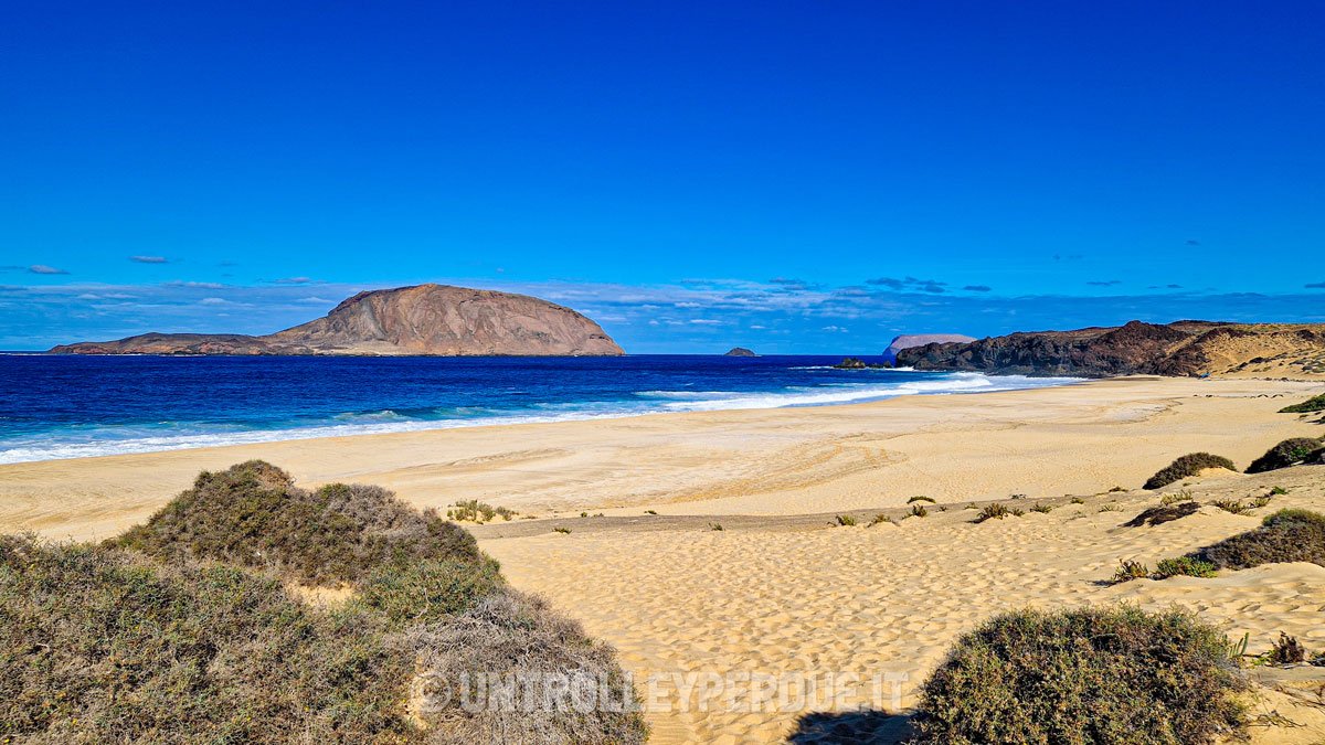 playa de las conchas la graciosa