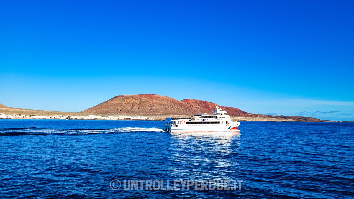 traghetto lanzarote la graciosa