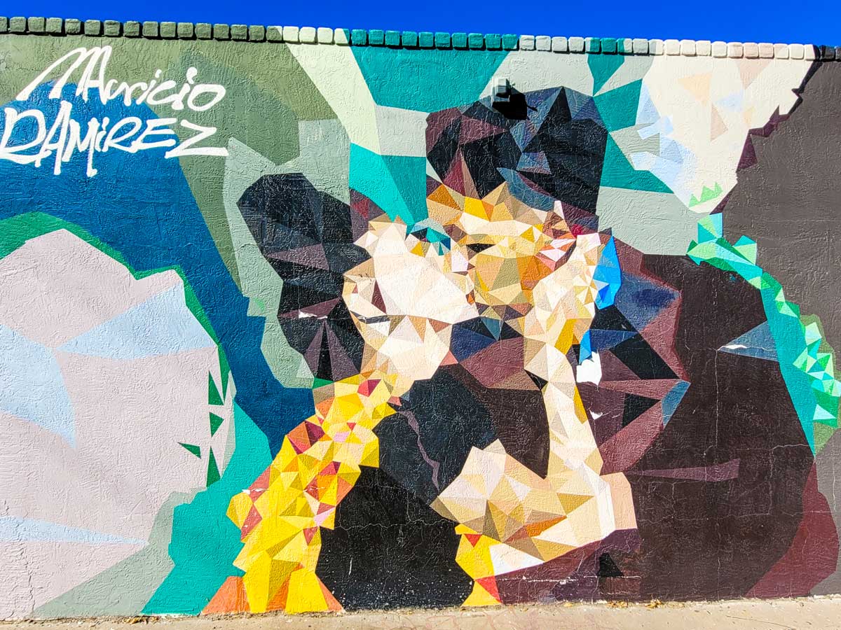 il bacio murales