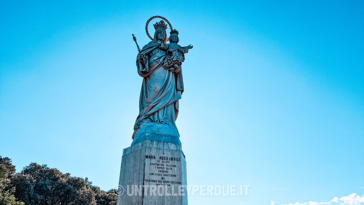 statua di maria ausiliatrice a gaeta
