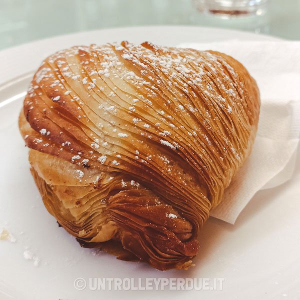 dove mangiare la sfogliatella a napoli