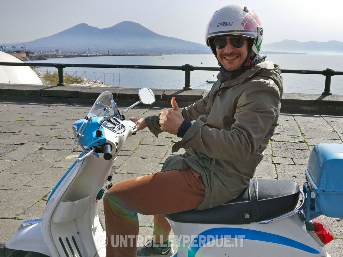 napoli in vespa